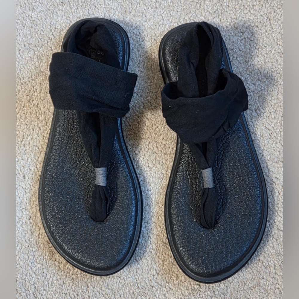 Women’s Sanuk Black Sling Back Sandals Size 9